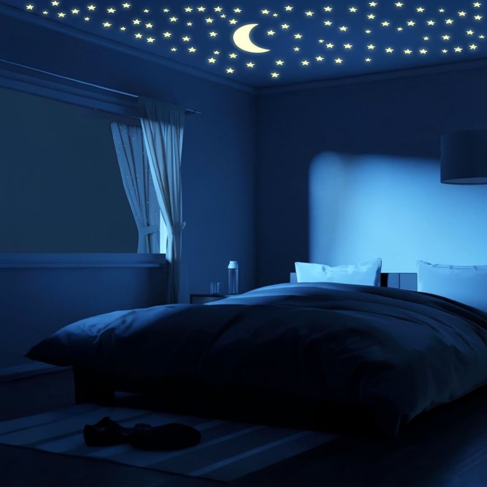 ملصقات جدارية على شكل نجوم وقم - مراجعة Glow In Dark Stars وسعره