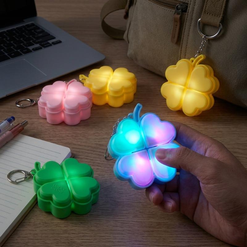 سلسلة مفاتيح LED على شكل ورقة  - مراجعة Kid Toys Ads وسعره